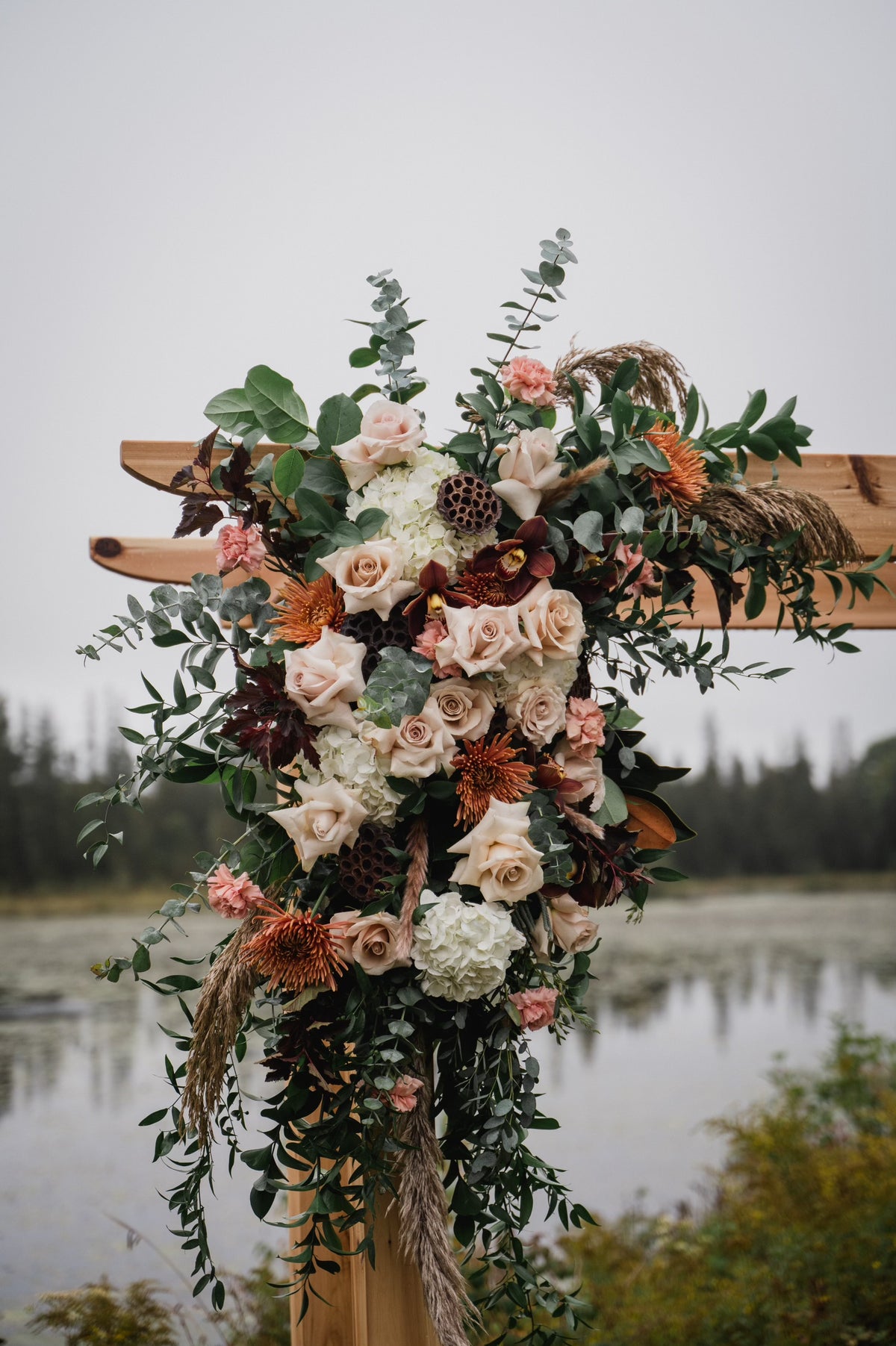 Wedding: Arch Decor for the Ceremony