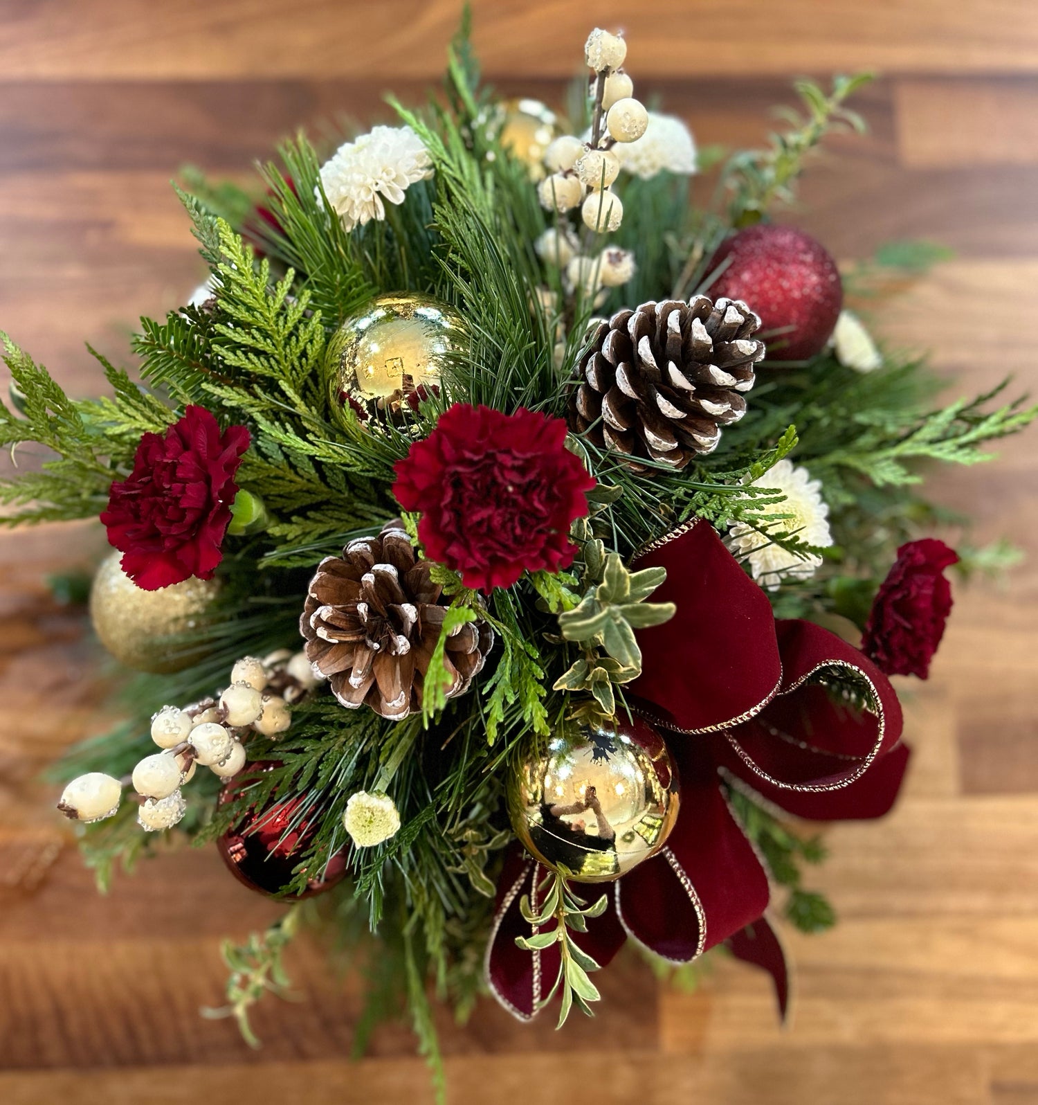 Christmas Wish Fresh Centrepiece