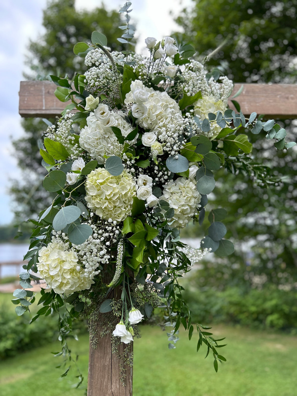 Wedding: Arch Decor for the Ceremony
