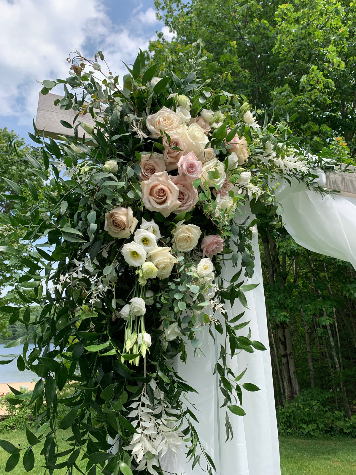 Wedding: Arch Decor for the Ceremony