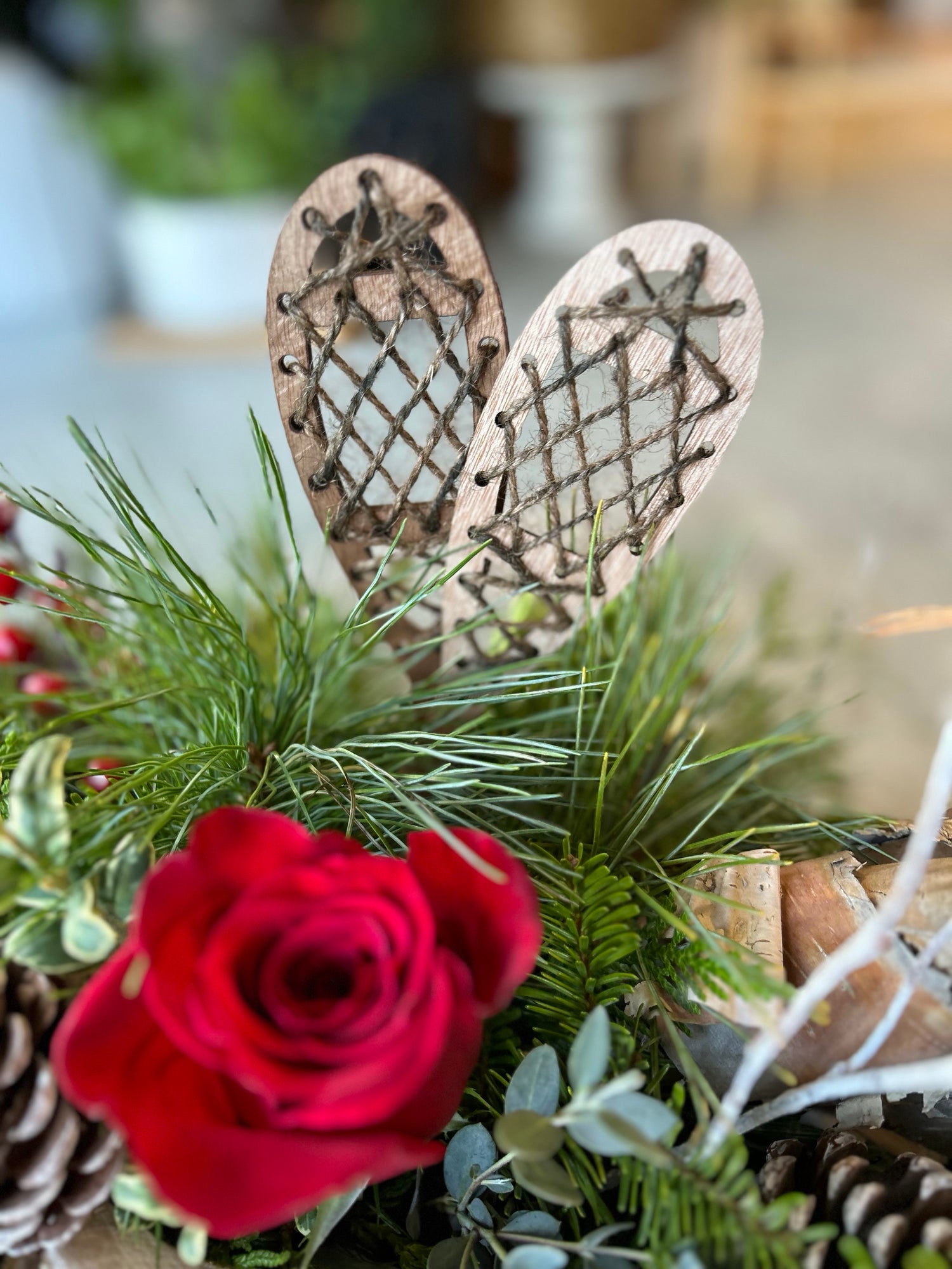 Vintage Muskoka Christmas Fresh Centrepiece
