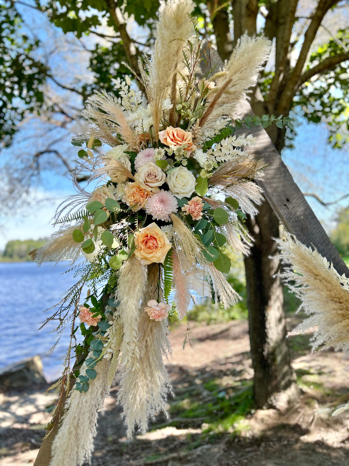 Wedding: Arch Decor for the Ceremony