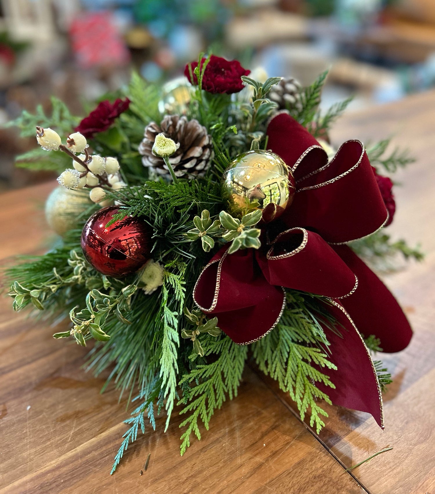 Christmas Wish Fresh Centrepiece