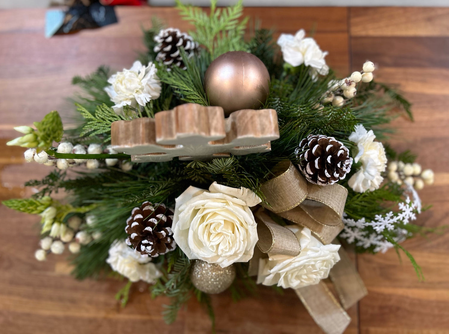 Let It Snow Fresh Centrepiece