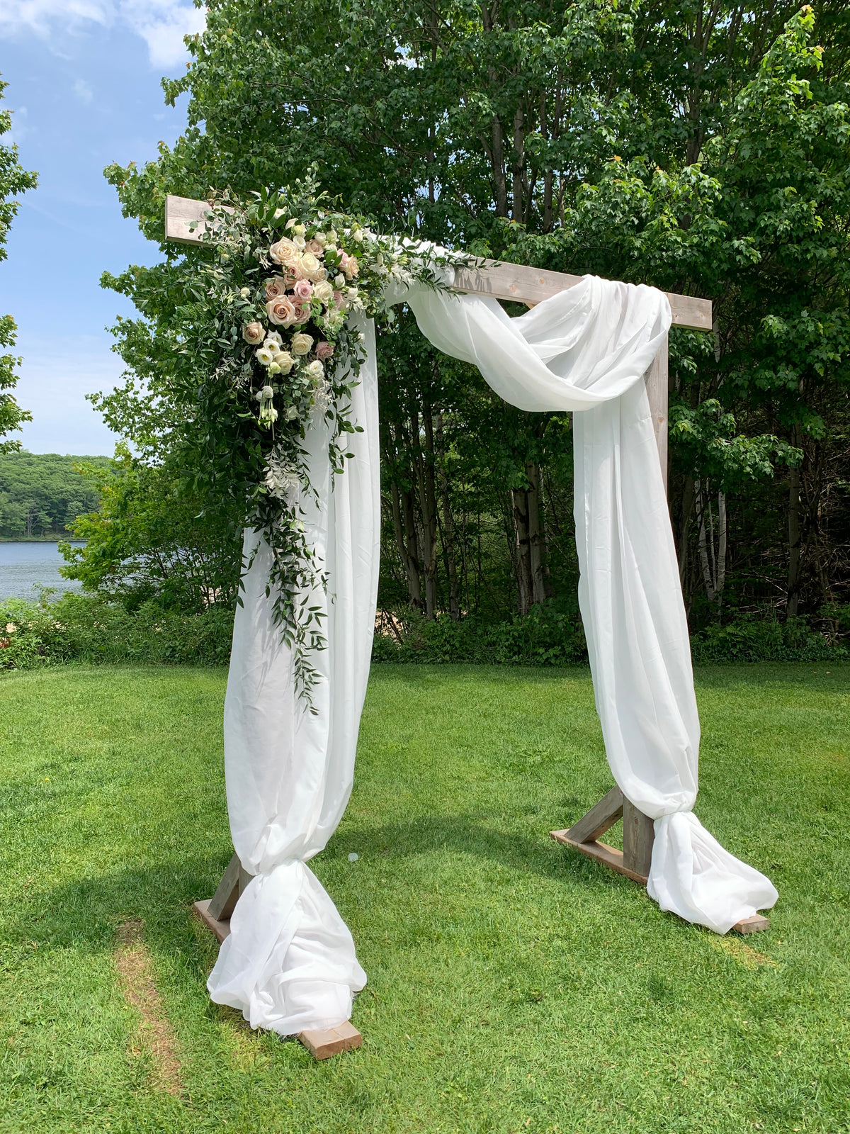 Wedding: Arch Decor for the Ceremony