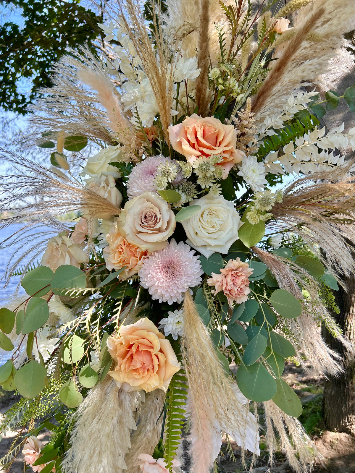 Wedding: Arch Decor for the Ceremony