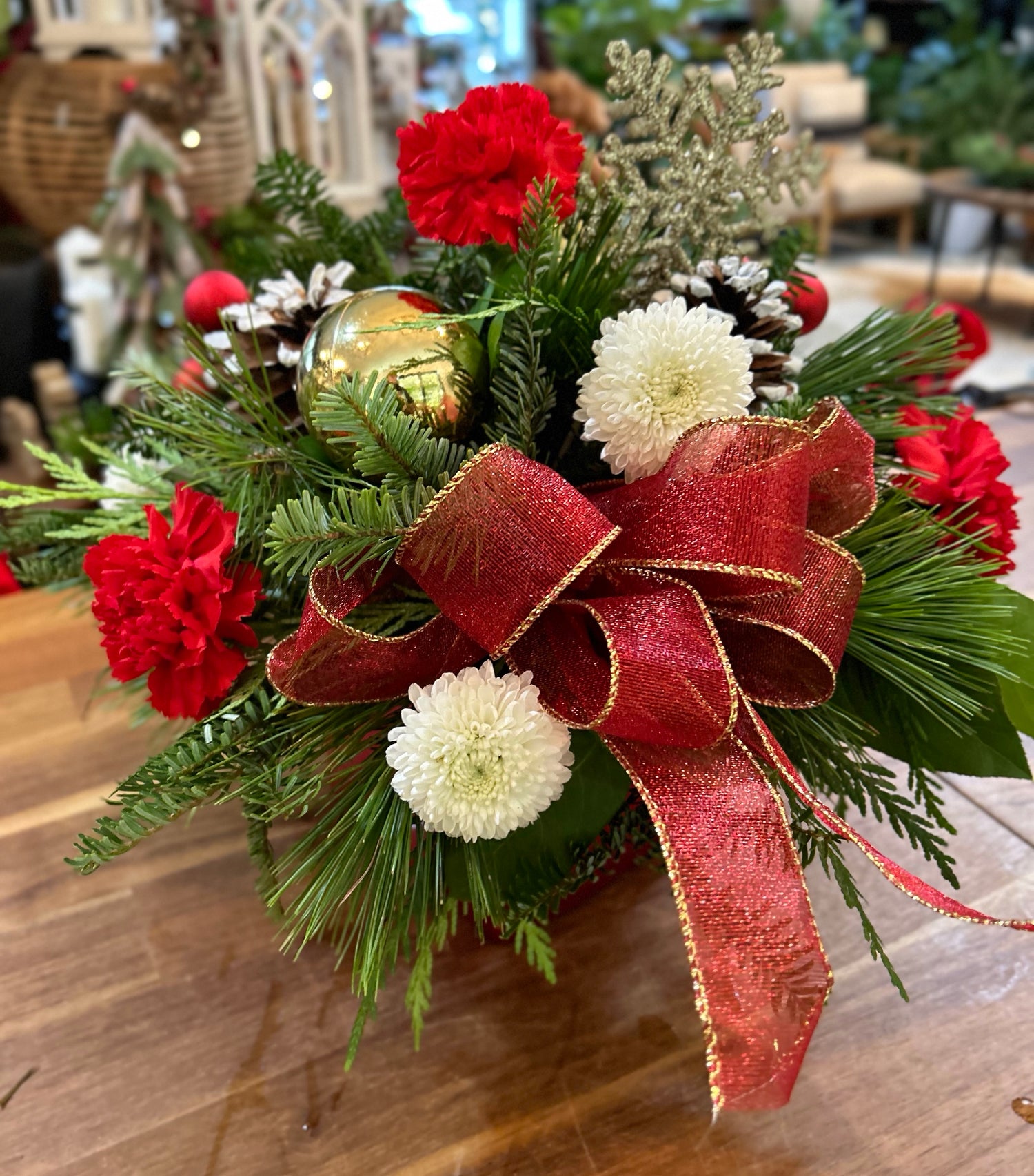 Deck the Halls Fresh Arrangement