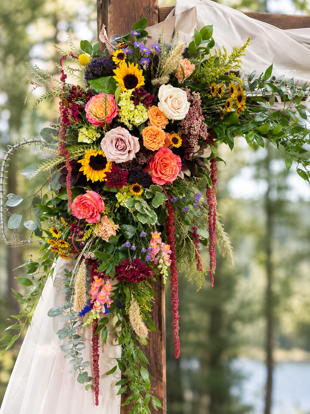 Wedding: Arch Decor for the Ceremony