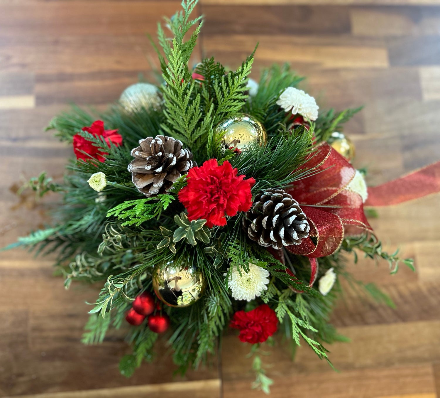 Christmas Wish Fresh Centrepiece