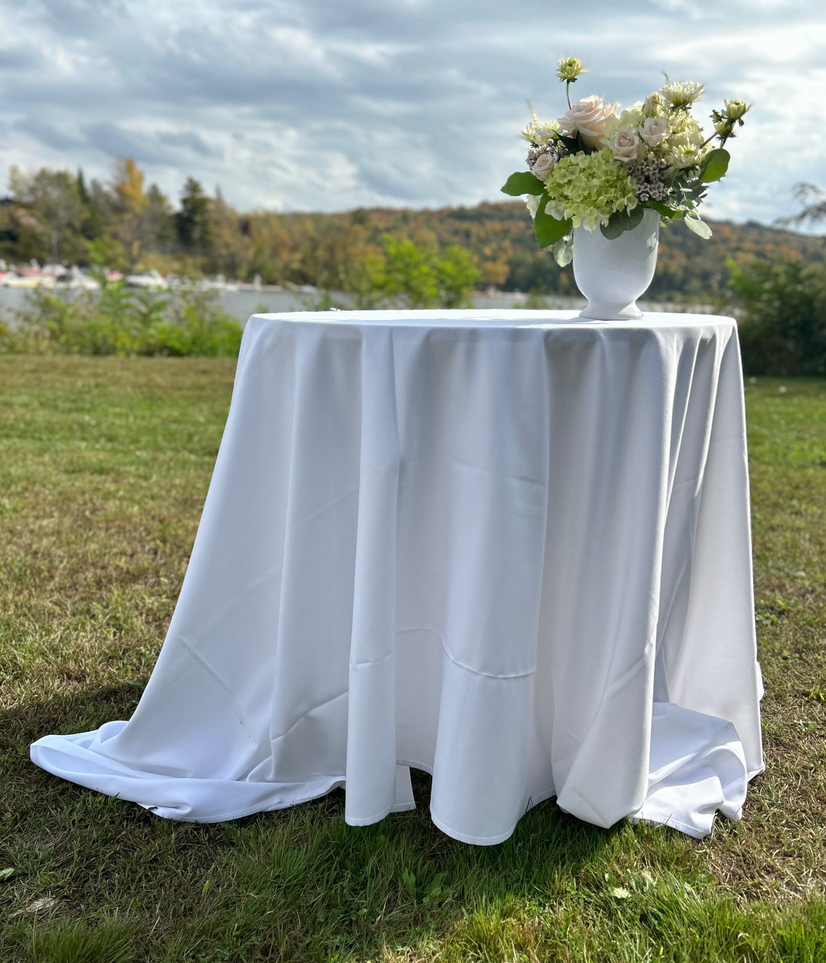 WEDDING: Signing Table, Welcome Sign, Seating Chart, Bar arrangements, Cake Florals