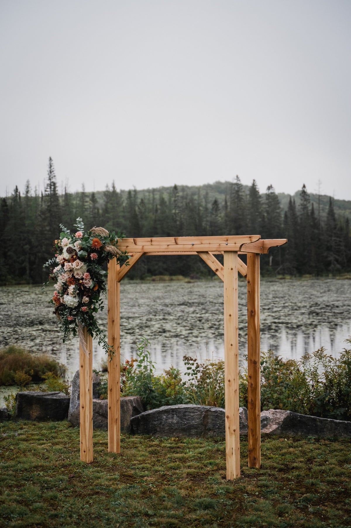Wedding: Arch Decor for the Ceremony