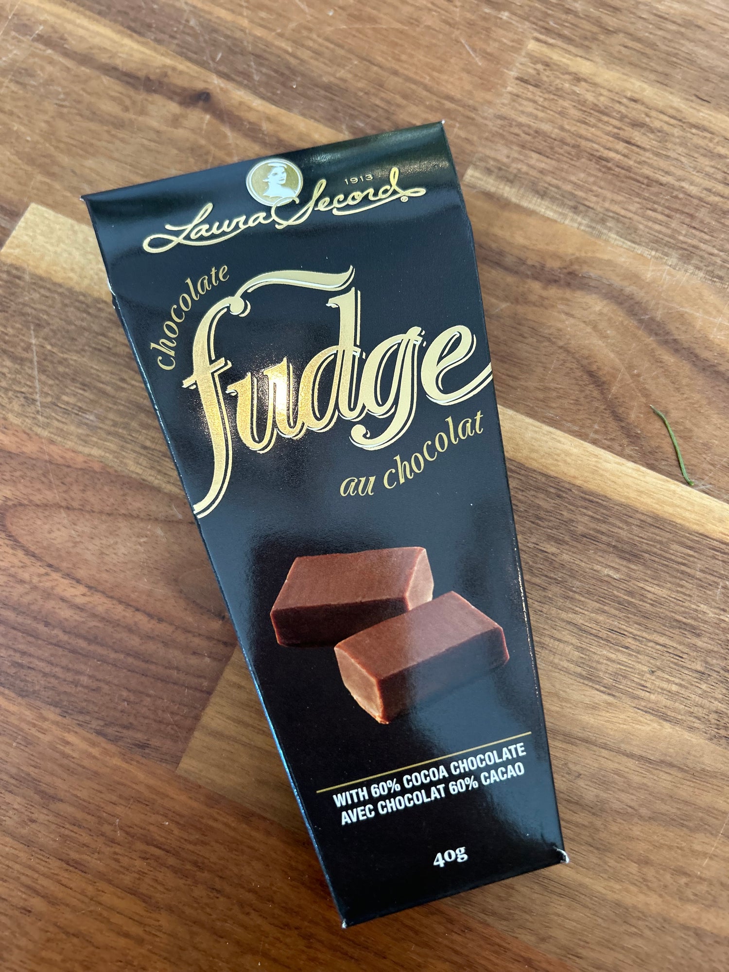 Sweet Love Chocolates & Blooms Cut Flowers